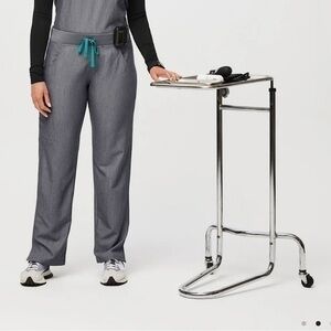 Figs Cade cargo scrub pants